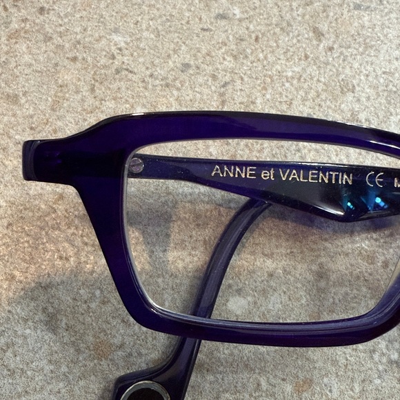 Anne et Valentin Deep Purple Glasses Factory Two - Picture 4 of 5